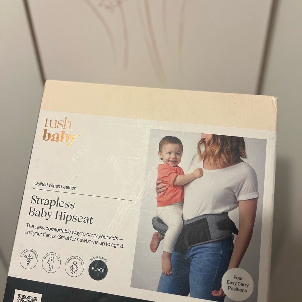 TushBaby Strapless Baby Hipseat - Black
